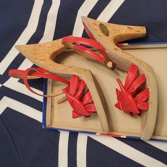 Vintage Candie's Cherry Red Cork Ankle Strap Pumps Sandals 5, 6, 6.5 - Picture 3 of 7